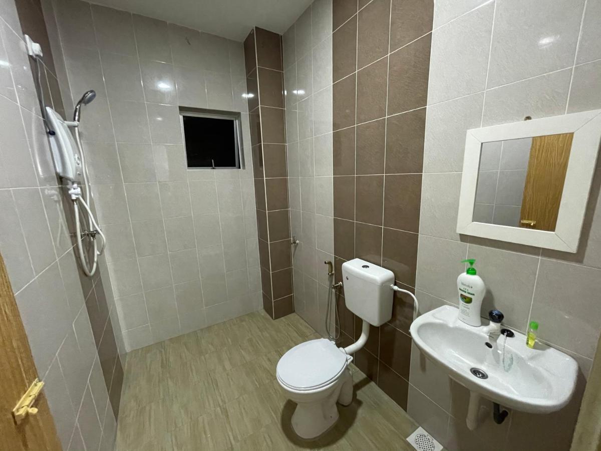 No 61 Nazirin Homestay Tmn Indah Raya 2 Manjung Lumut Exterior foto
