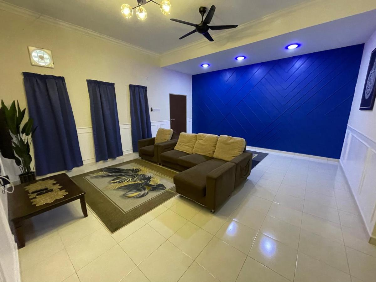 No 61 Nazirin Homestay Tmn Indah Raya 2 Manjung Lumut Exterior foto
