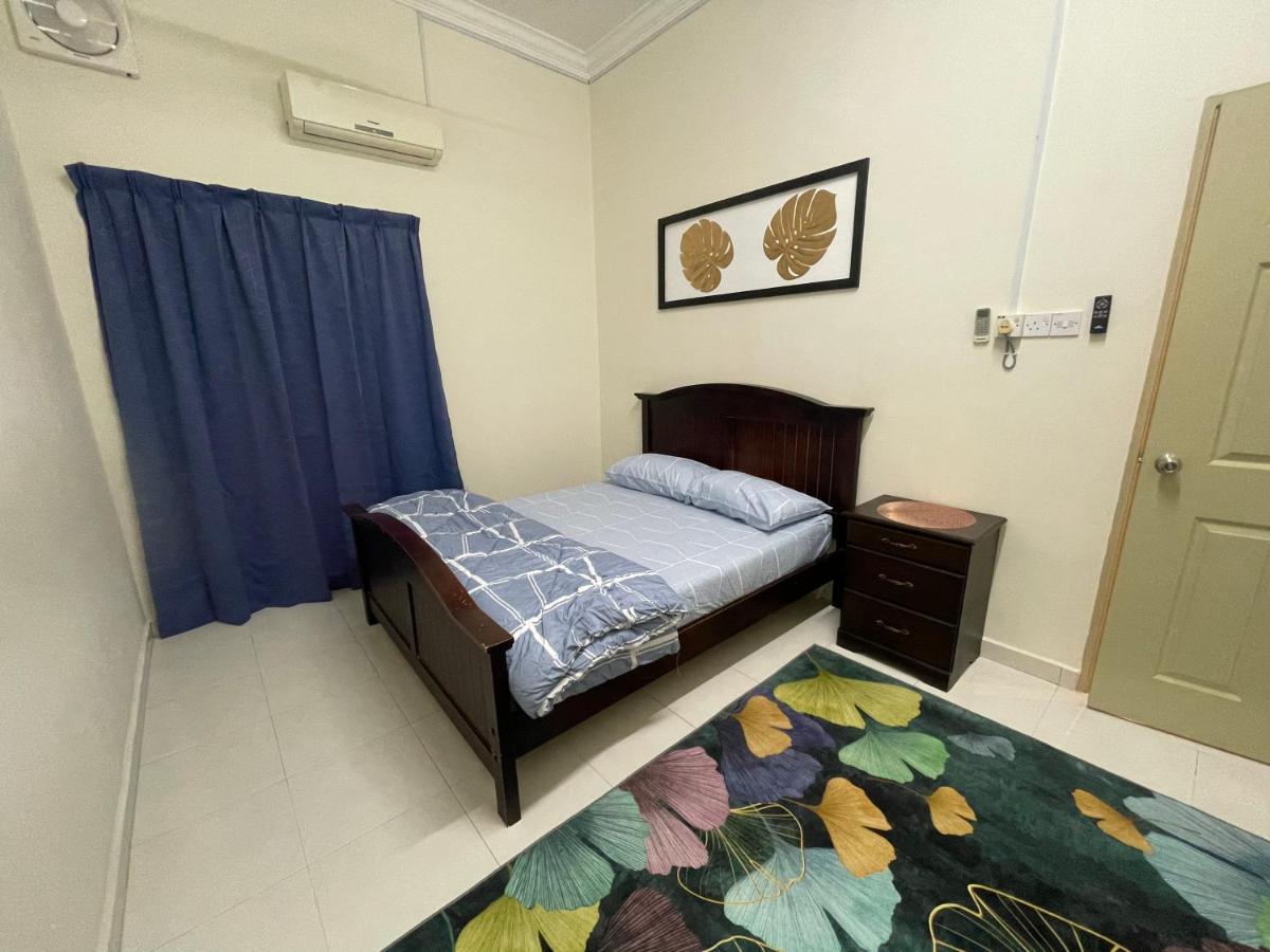 No 61 Nazirin Homestay Tmn Indah Raya 2 Manjung Lumut Exterior foto
