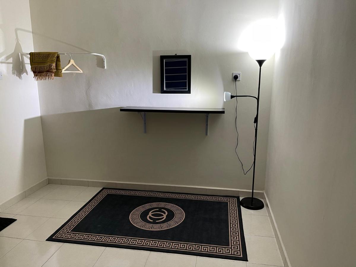 No 61 Nazirin Homestay Tmn Indah Raya 2 Manjung Lumut Exterior foto